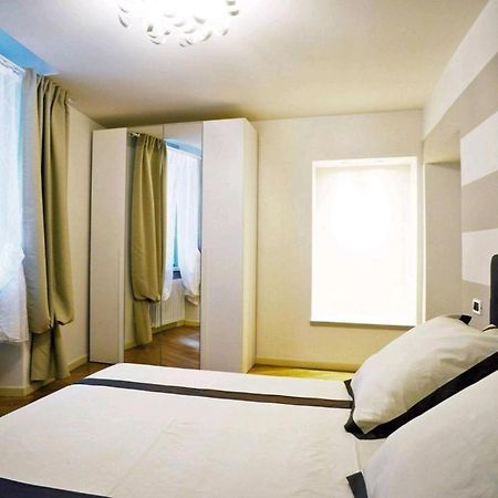 Ventuno - Modern Apartment - Country & Lake Ловере Екстер'єр фото